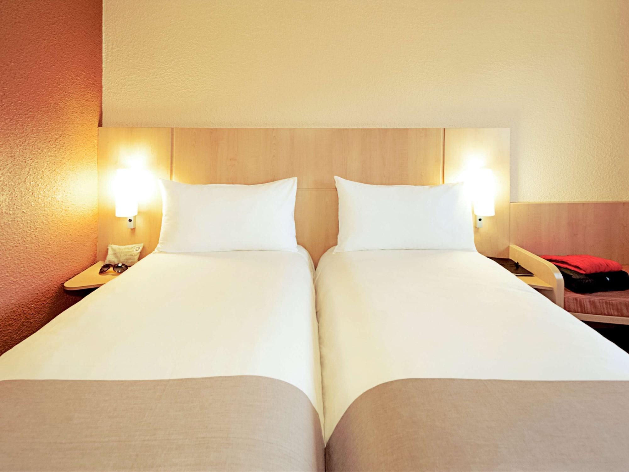 Ibis Poitiers Sud Hotel Kültér fotó