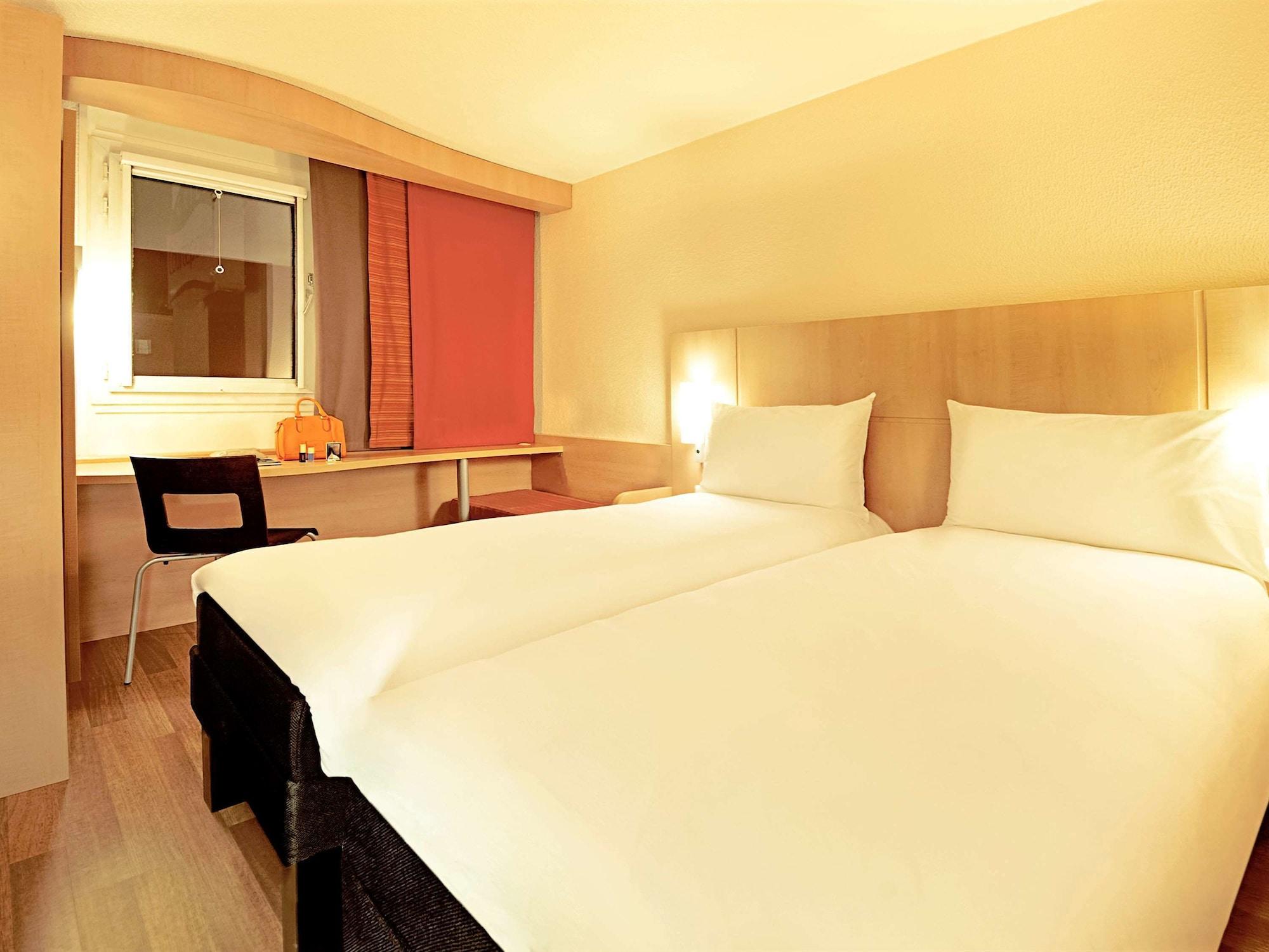 Ibis Poitiers Sud Hotel Kültér fotó