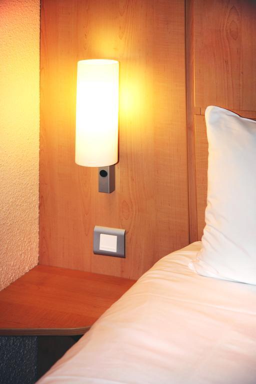 Ibis Poitiers Sud Hotel Kültér fotó