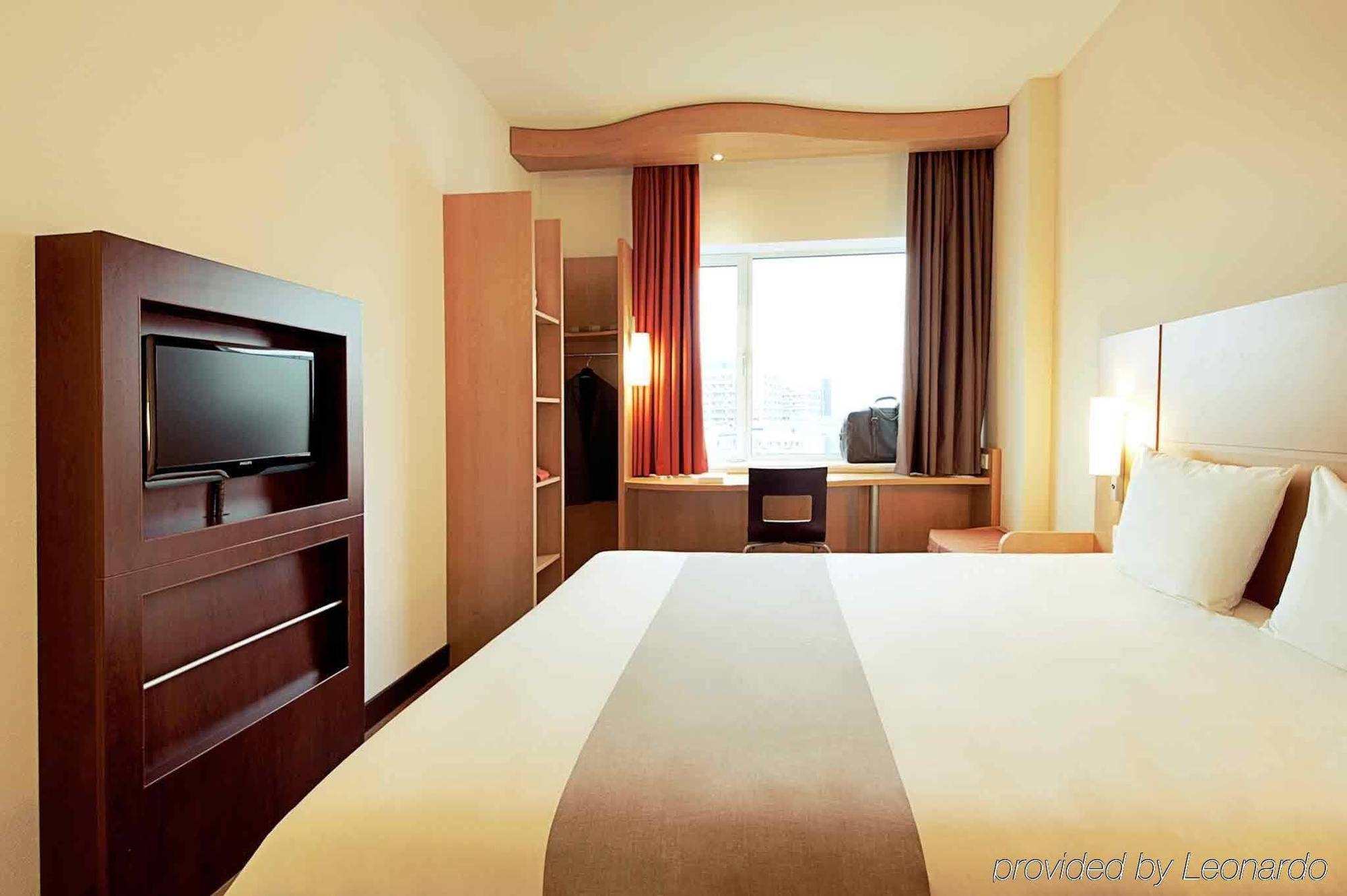 Ibis Poitiers Sud Hotel Kültér fotó